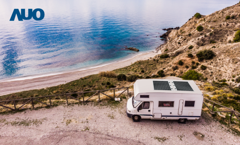 「可撓輕量化太陽光電板SunCurva」使用輕量特殊耐候型複合板取代傳統太陽能板的玻璃前板，不僅降低70%重量，每米平方僅3Kg；具有抗衝擊性能及通過電磁相容性測試，可應用於交通運輸工具，如露營車、遊艇等